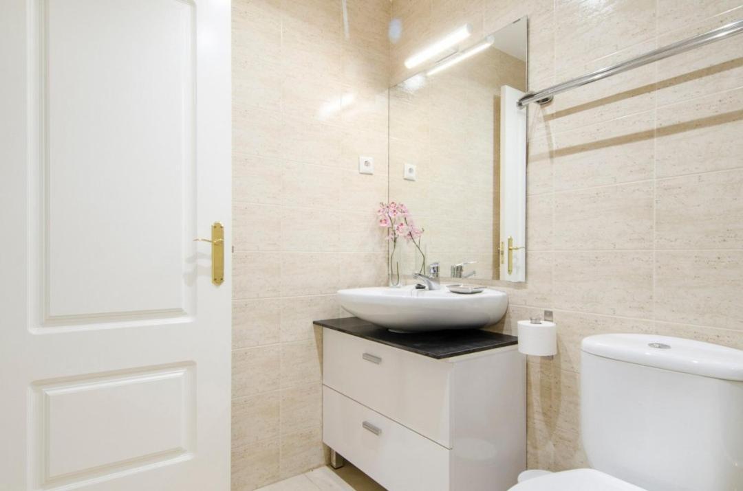 Cruz Apartment Madrid Exterior foto